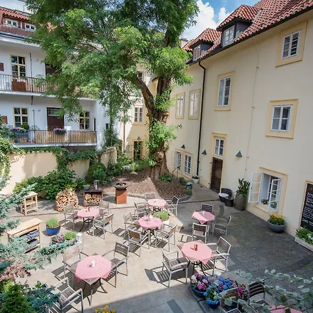 Otel Monastery Garden Prag